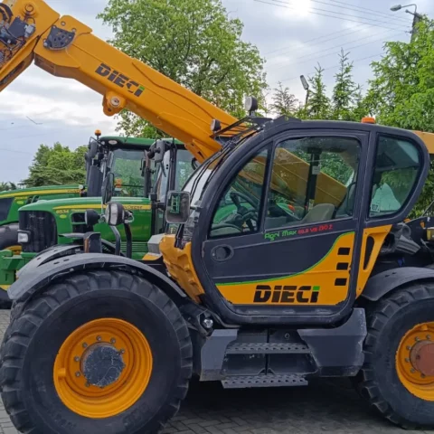 WhatsApp Image 2025-05-28 at 08.59.04 WhatsApp Image 2025-05-28 at 08.59.04